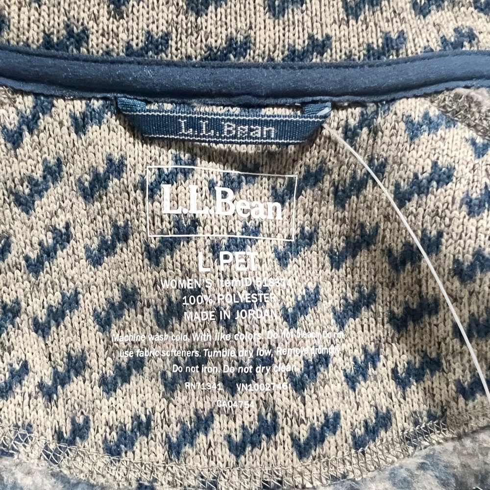 L.L. Bean Women's Blue and Tan Patterned Sweater - Picture 4 of 8